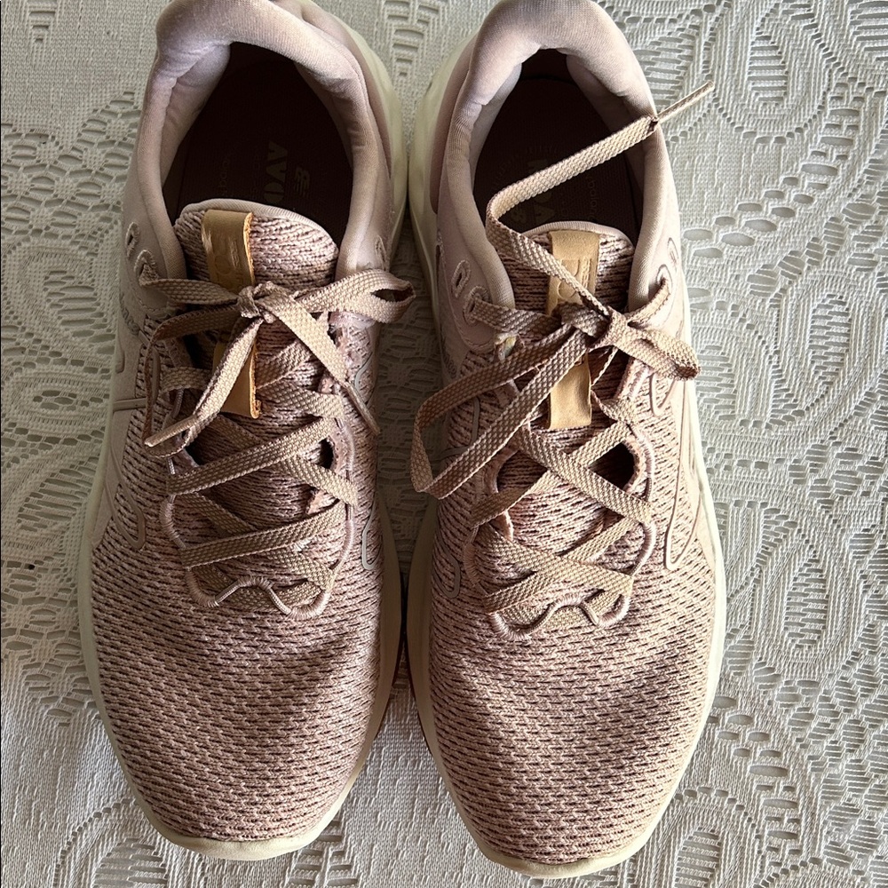 Nike Women's Beige Sneakers